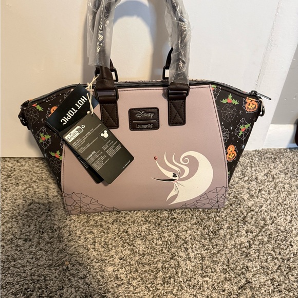 Brand New with tags:Limited Edition Nightmare Before Christmas Hardtag Loungefly - Picture 2 of 3